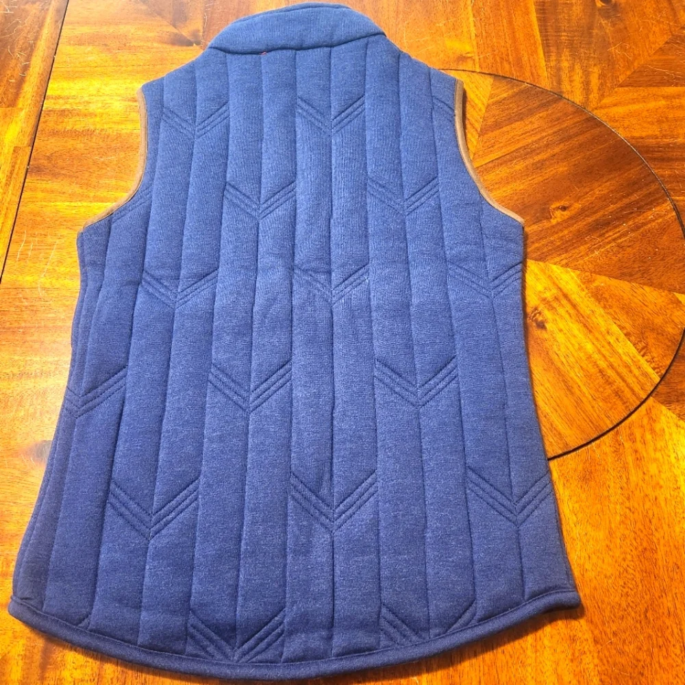 Legendary Whitetails Women's Cedar Cabin Reversible Vest Size XS - Picture 8 of 13